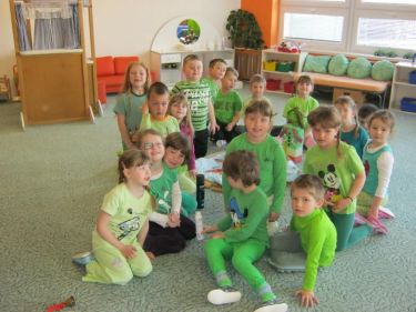 Zelen den v M - DEN ZEM